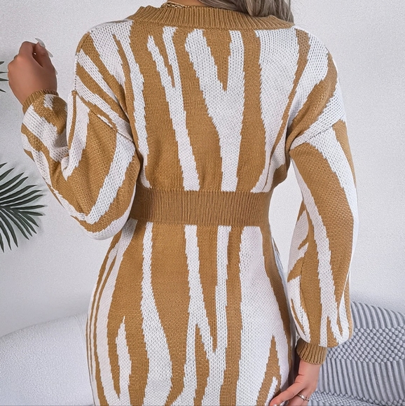 Savannah Sweater Dress - Picture 5 of 8